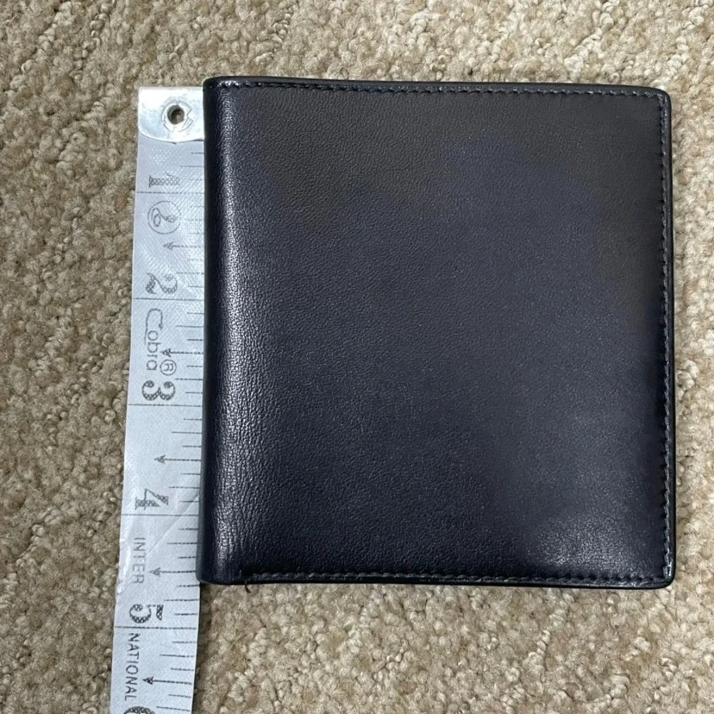 Wilsons Leather Bifold Wallet Mens Minimalist Sleek Black Pelle Studio 8